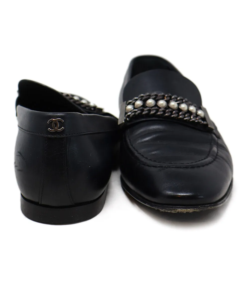 Chanel Black Leather Pearls Trim Loafers sz 8.5