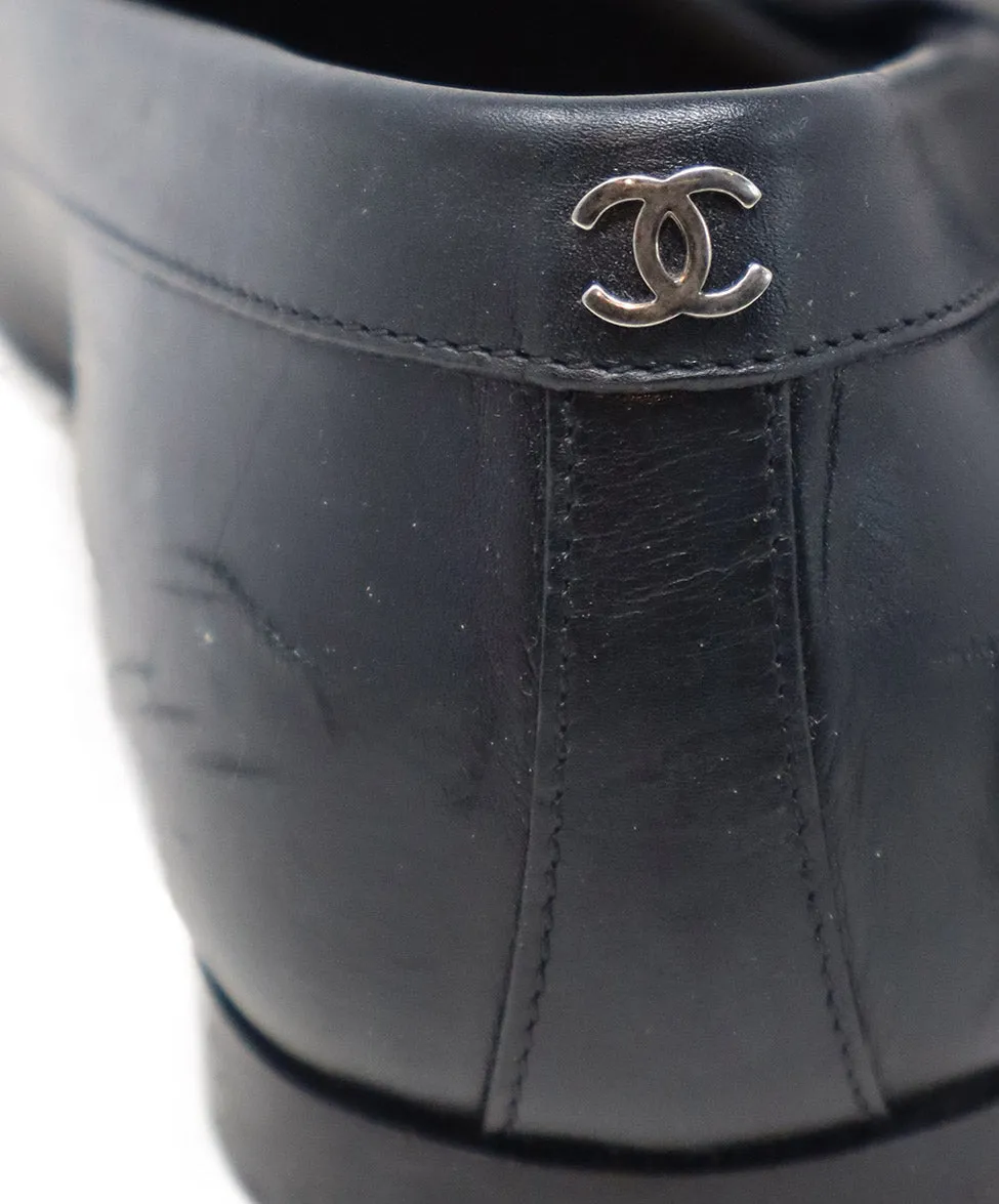 Chanel Black Leather Pearls Trim Loafers sz 8.5