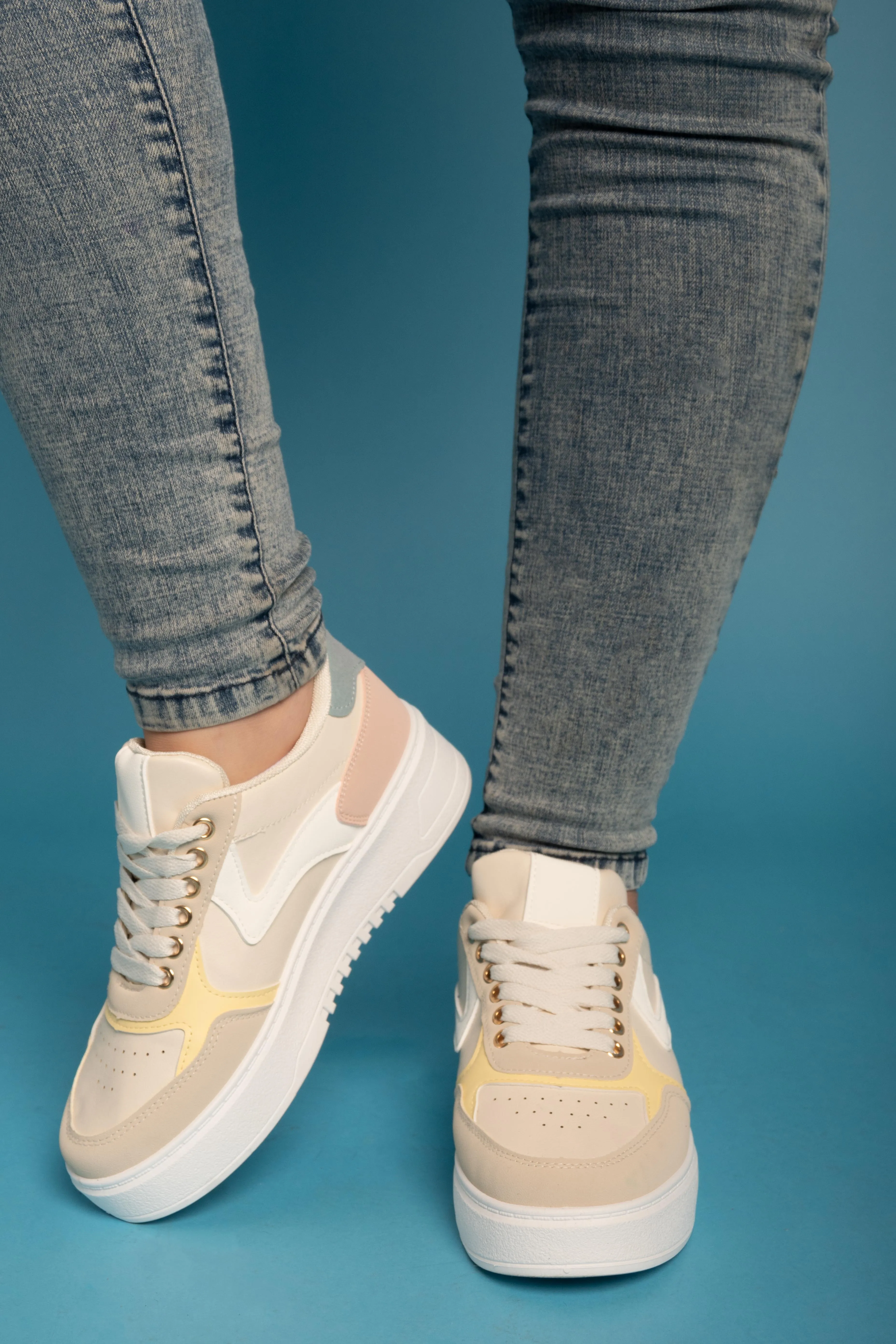 Trendy Casual Sneakers - Colorful