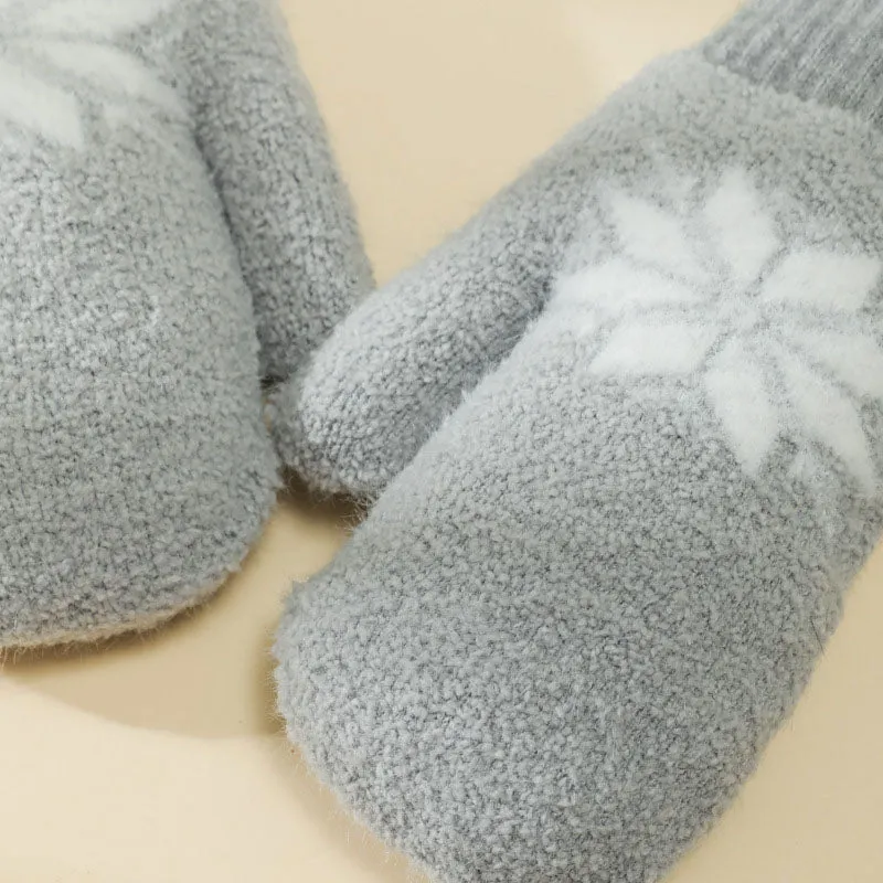 Warm Snowflake Gloves